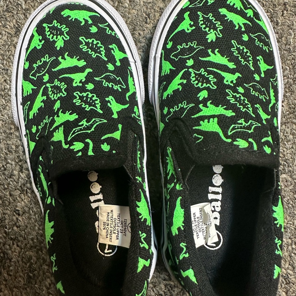 Dollhouse Black and Green Slip-On Sneakers